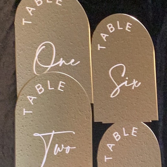 Gold Arch Wedding Table Numbers 1-15 with Stands, 5 X 7 inches - Picture 1 of 8